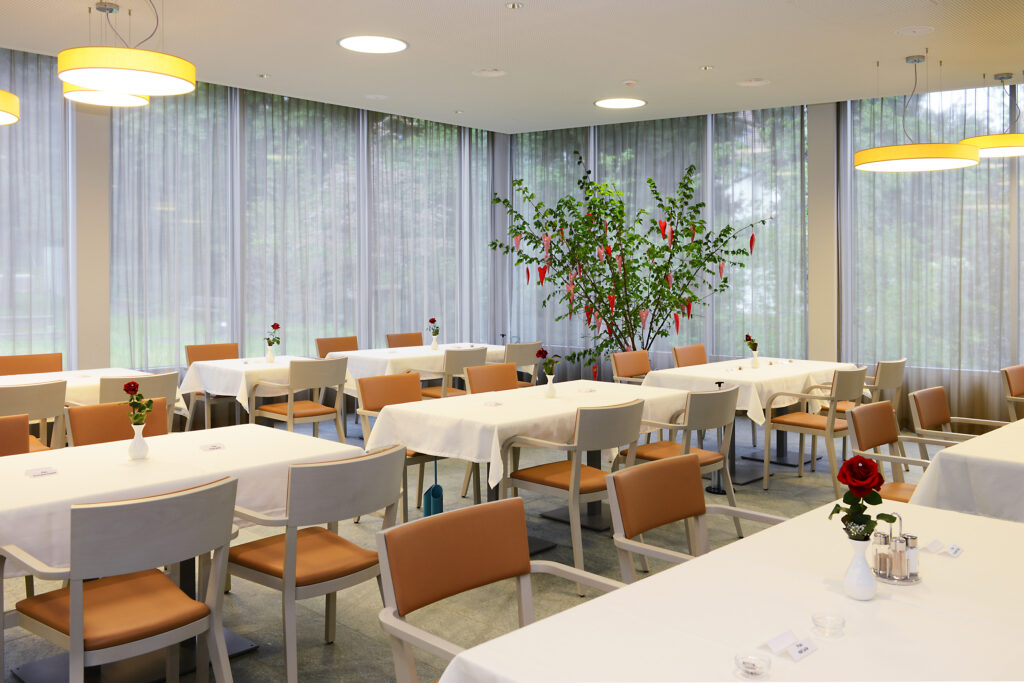 inneinrichtung-restaurant-brunnenhof-seniorenzentrum-casalegre-zofingen