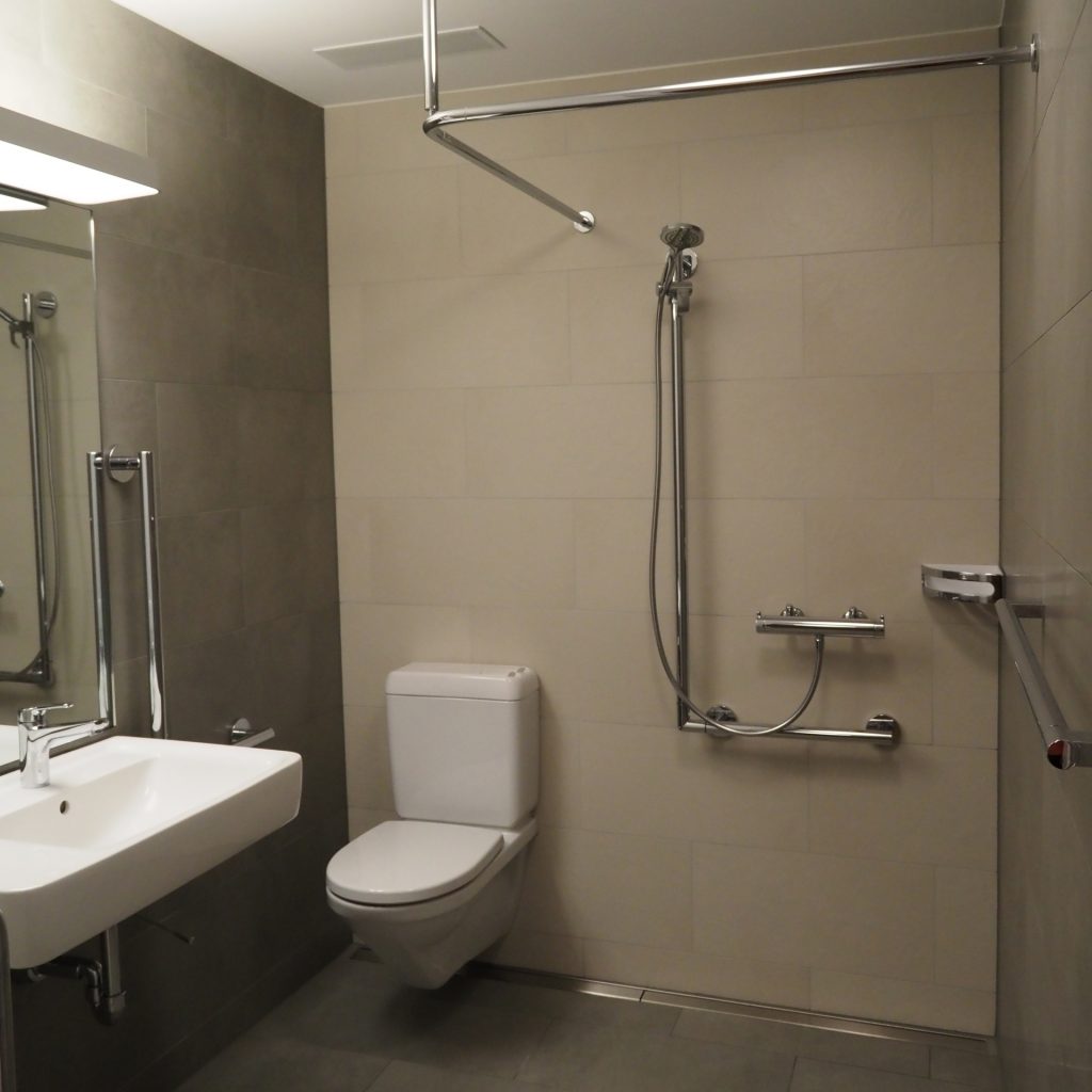 badezimmer-wohnung-5-wohnen-im-alter-rosenberg-zofingen